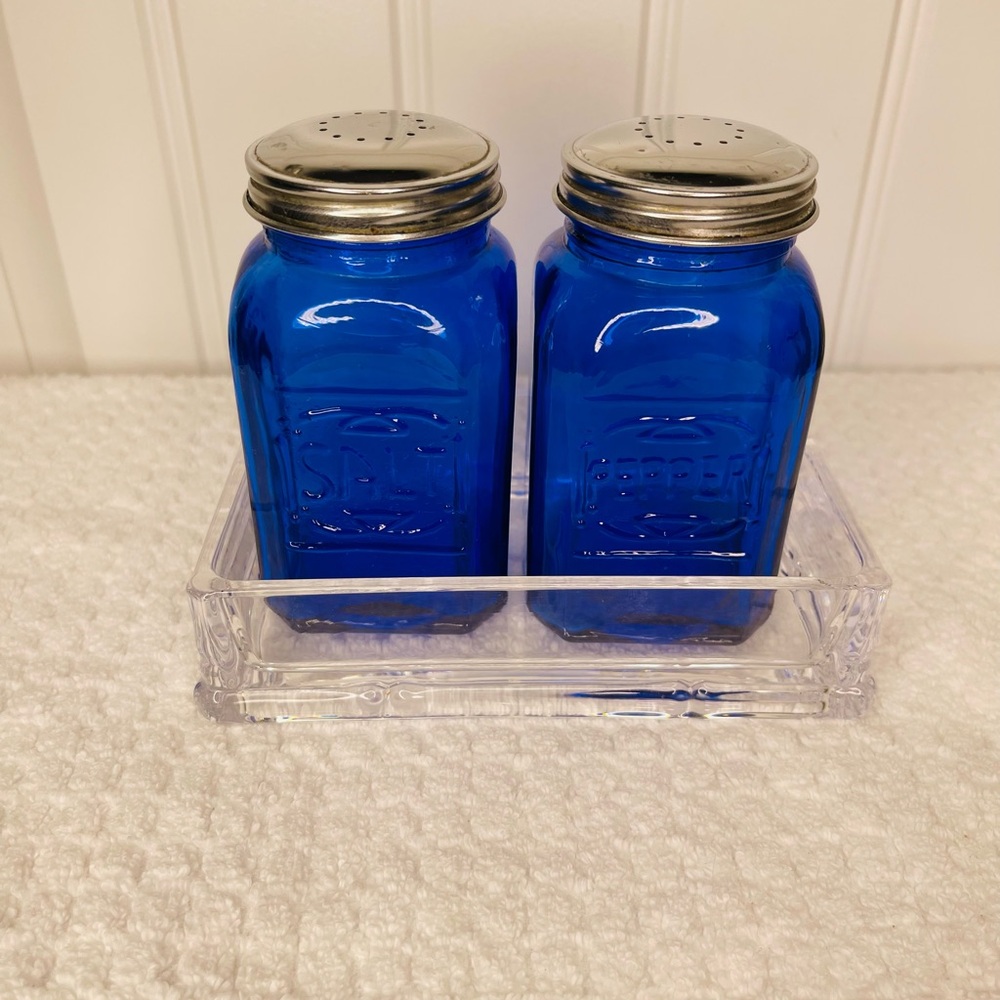 TIFFANY & Co. TRINKET TRAY W/ LARGE COBALT BLUE SALT & PEPPER SHAKERS